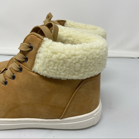 Cliffs by White Mountain Shearling Boots - Picture 3 of 4